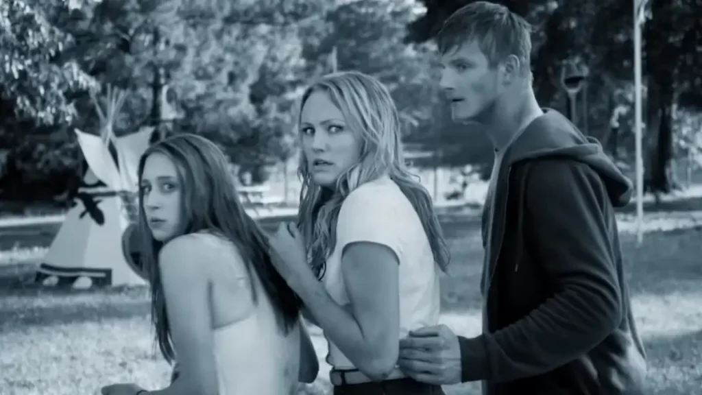 The Final Girls Review: कैसे एक मां बेटी का प्यार मौत के बाद भी जिंदा रहता है जानिए इस डरावनी फिल्म में 1 The Final Girls Review